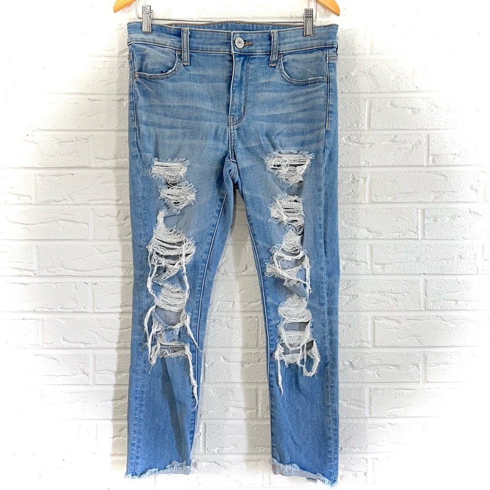 American Eagle Outfitters Light Blue Distressed Jeans